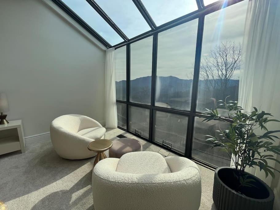 개틀린버그 Lux Retro Getaway W/ Ober & Smoky Mtn Views! 빌라 외부 사진